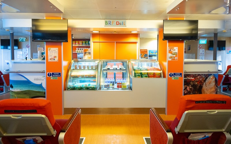 ビンタンリゾートフェリー内のショップ