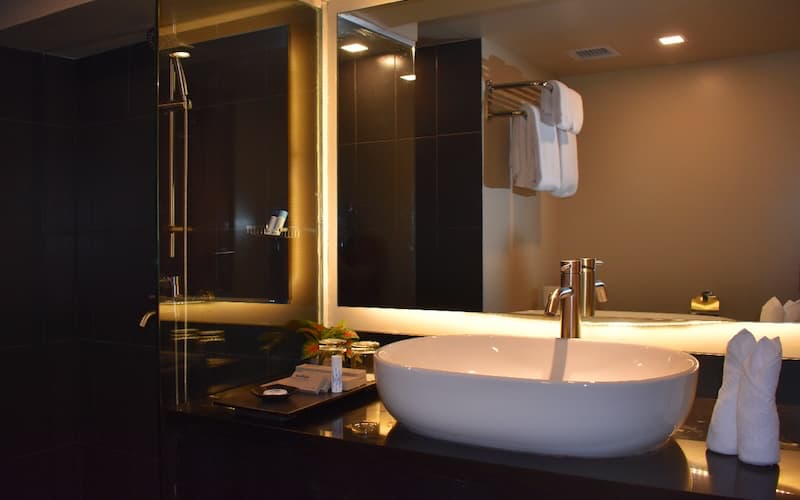 ドゥロス・フォス・ザ・シップホテルのスタンダードキャビン バスルーム