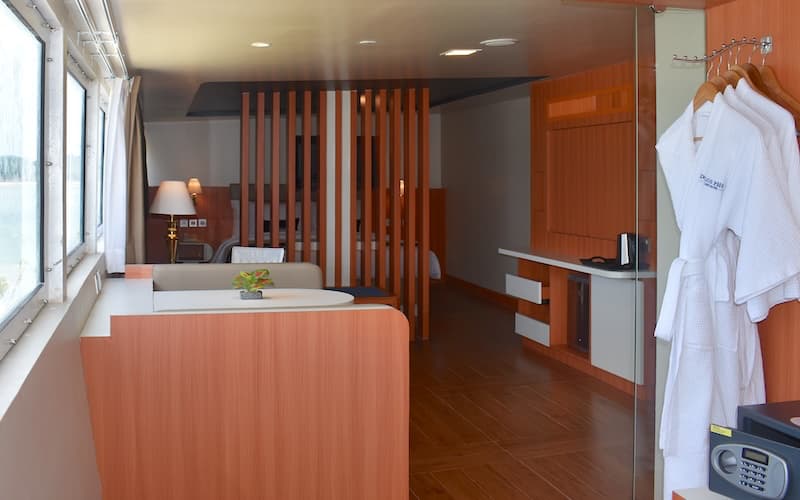 ドゥロス・フォス・ザ・シップホテルのファミリー・スイート リビングエリア