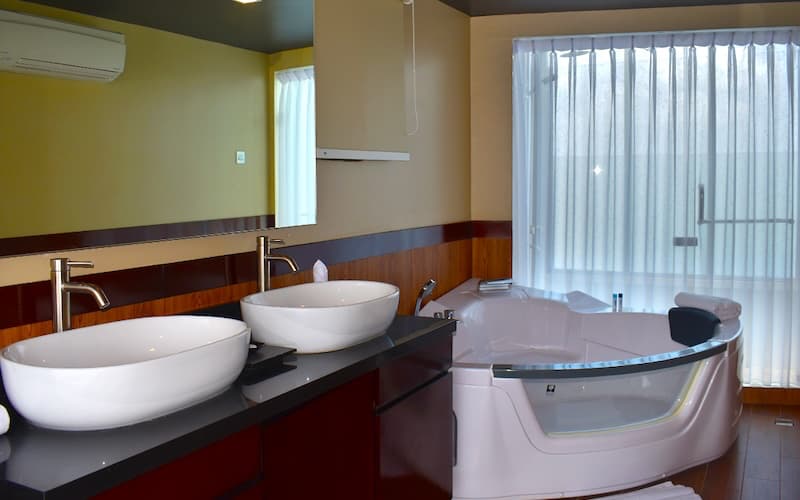 ドゥロス・フォス・ザ・シップホテルのマスターマリナー・スイート ジャグジーバスルーム