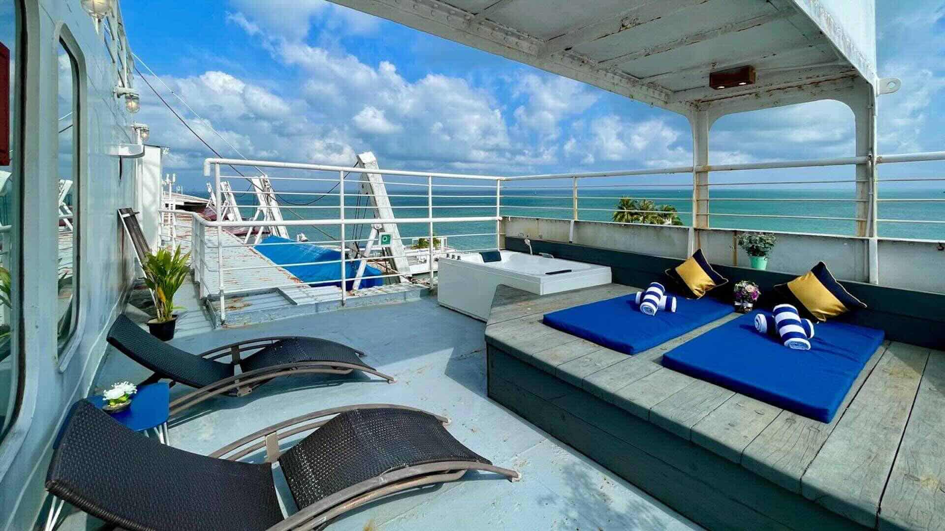 フォーポイント バイ シェラトン ビンタン