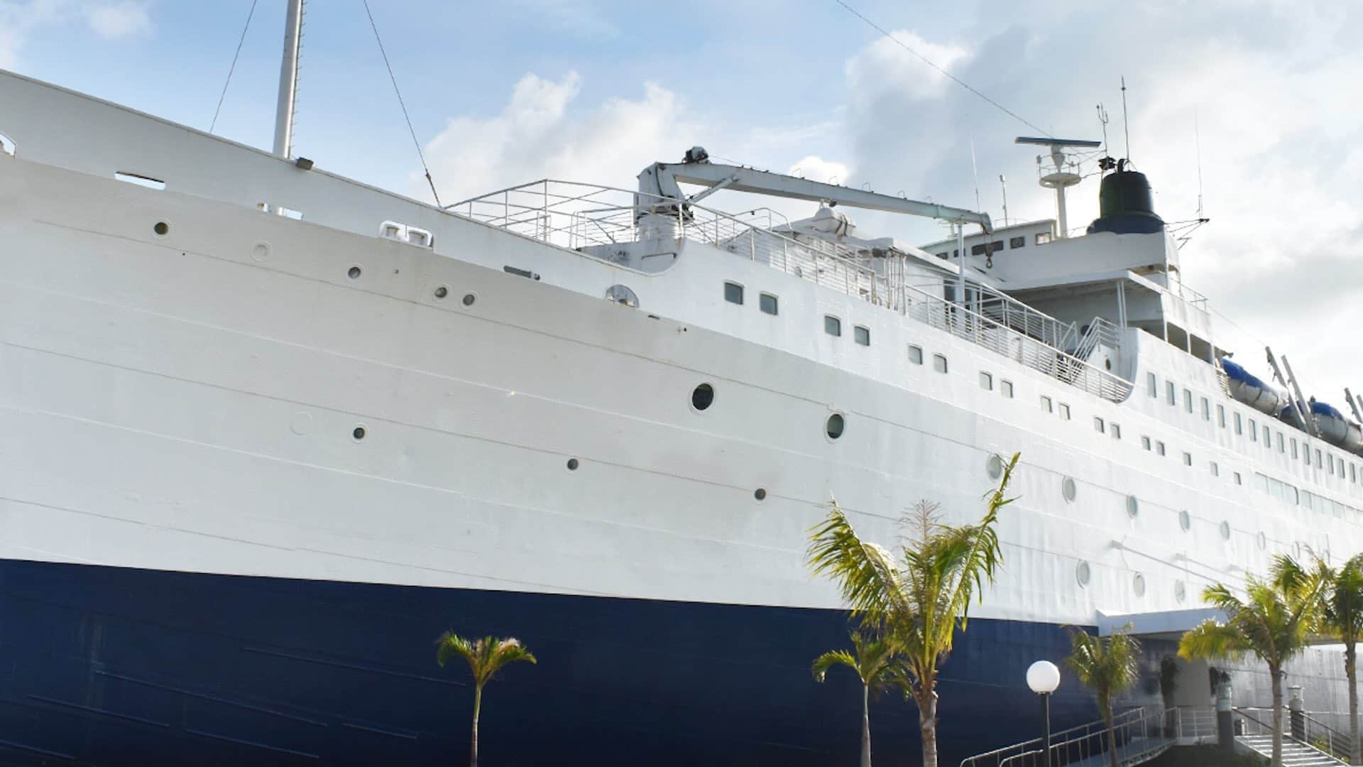 ドゥロス・フォス・ザ・シップホテル｜1914年建造“海の貴婦人”に泊まる