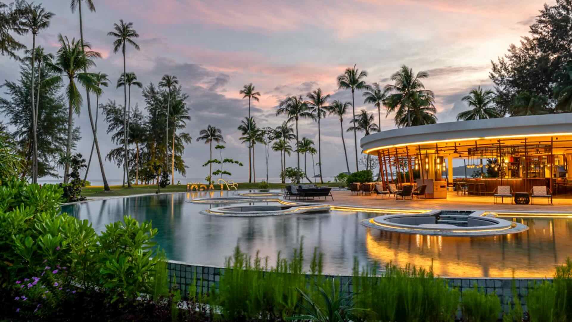 フォーポイント バイ シェラトン ビンタン