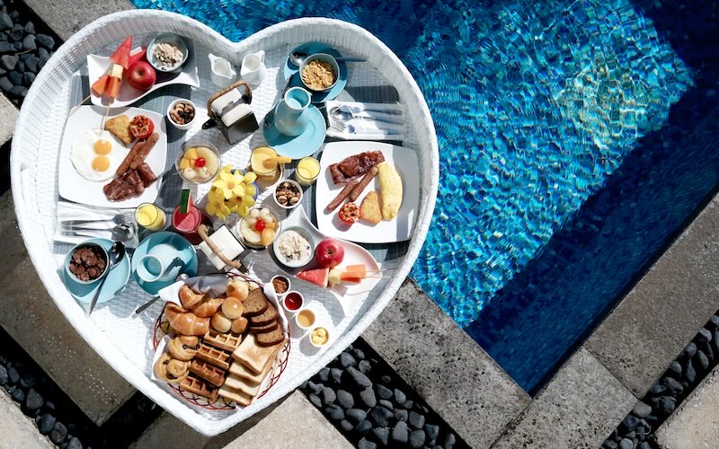 パンタイ・インダー・ラゴイ・ビンタンのフローティングブレックファースト